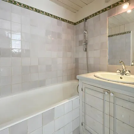 Charmante Maison De Village Au Coeur Des Portes-en-re, Proche Plage Et Golf - Fr-1-434-86 Holiday home Les Portes-en-Re